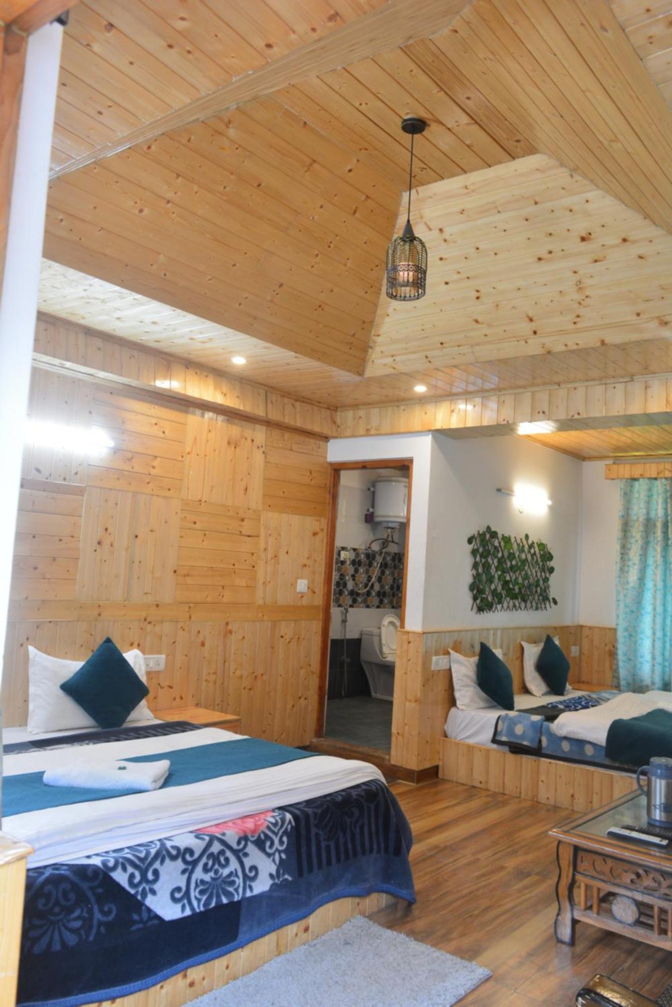 The Neelgiris Hotel Manali  Exterior photo